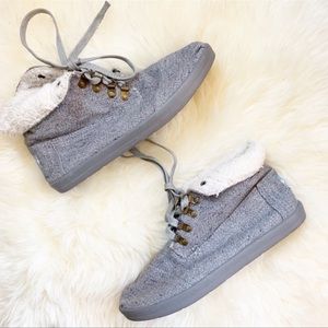 Toms Gray Highlander Boots Faux Shearling Shoes